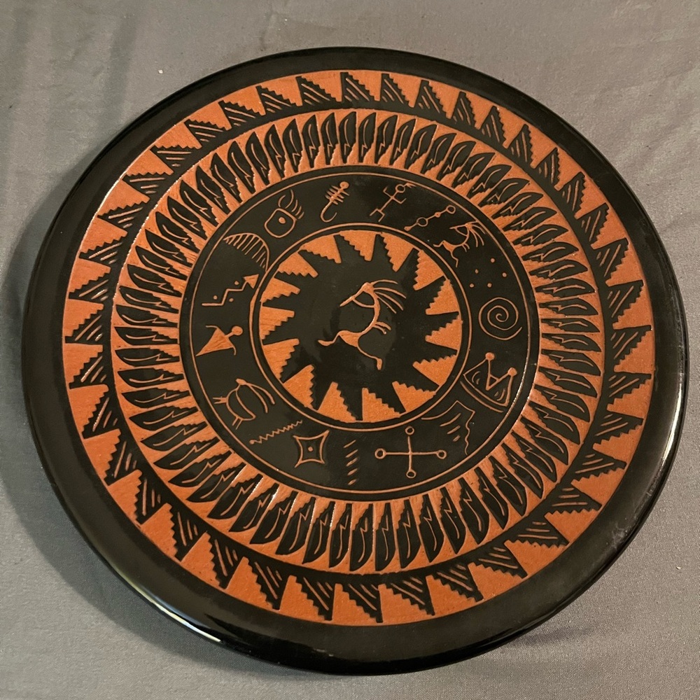 Red Clay Plate with black glaze and sagraffito design